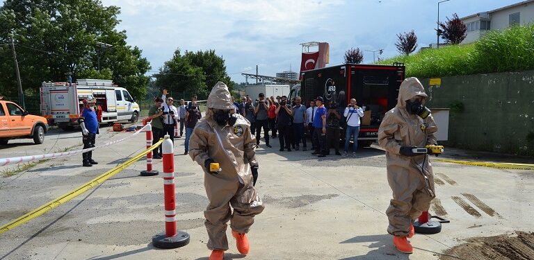 AFAD’dan nefes kesen ’KBRN eğitimi’ tatbikatı
