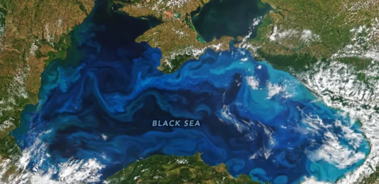 KARADENİZ’İN RENGİ DEĞİŞTİ, NASA UYARDI!