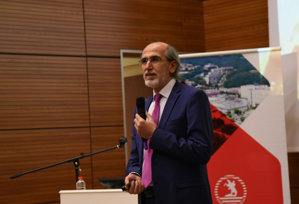 Prof. Dr. Gültekin’den Sağlıklı Yaşam İçin Porsiyon Kontrolü ve Egzersiz Önerileri