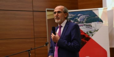 Prof. Dr. Gültekin’den Sağlıklı Yaşam İçin Porsiyon Kontrolü ve Egzersiz Önerileri