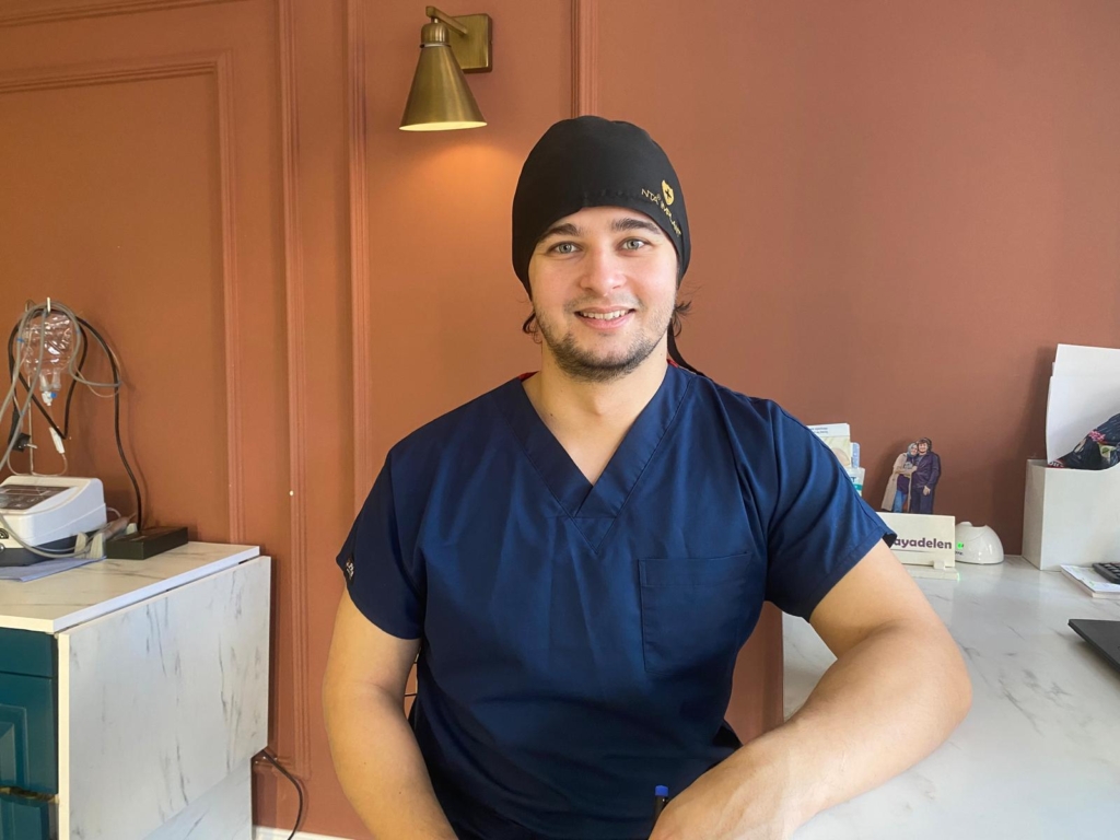 Diş Hekimi Faruk Kayadelen