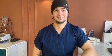 Diş Hekimi Faruk Kayadelen