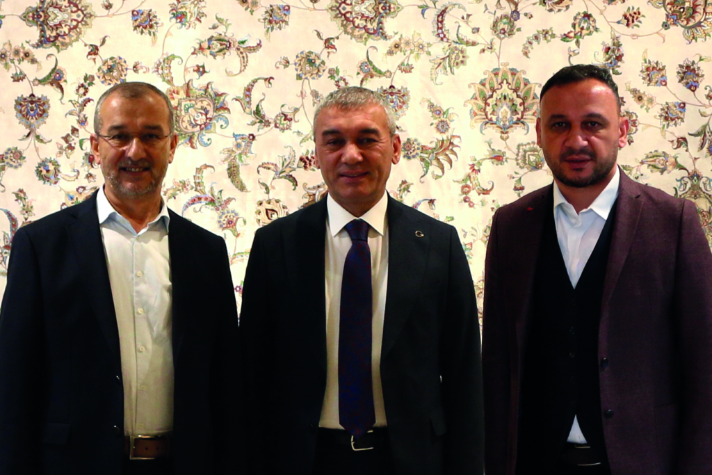 Bayram, Mahmut, Akif İşbilir