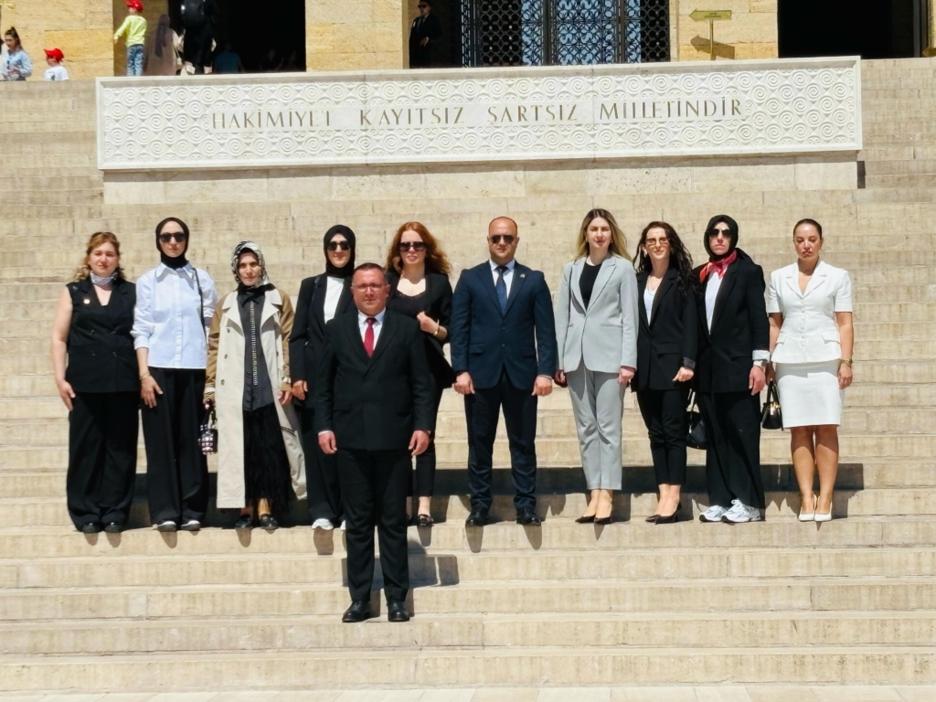 Samsun’dan Anıtkabir’e Saygı Yürüyüşü: Minik Yüreklerin Temsilcileri Ata’nın Huzurunda