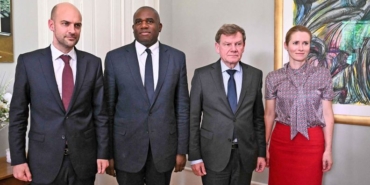 Almanya, İngiltere ve Fransa İran ile müzakere ediyor