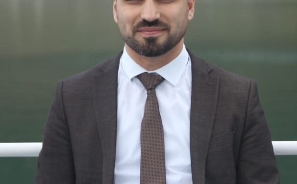 Gölgeyi Büyüklük Sanmak