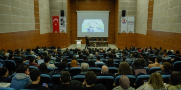 NASA’dan Karadeniz’e Uzanan Bilim Yolculuğu: Dr. Umut Yıldız OMÜ’de Gençlerle Buluştu